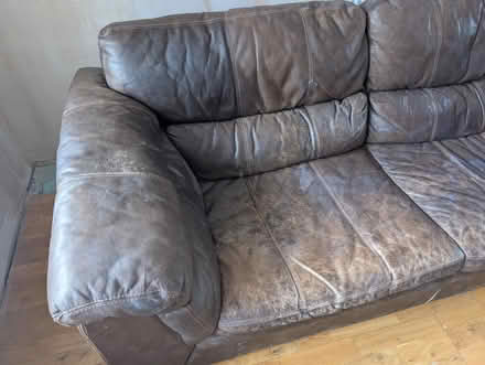 Photo of free Very comfy leather sofas (Chestnut close WR3) #4