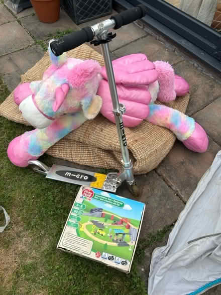 Photo of free Kids items (UB7 9EF) #4