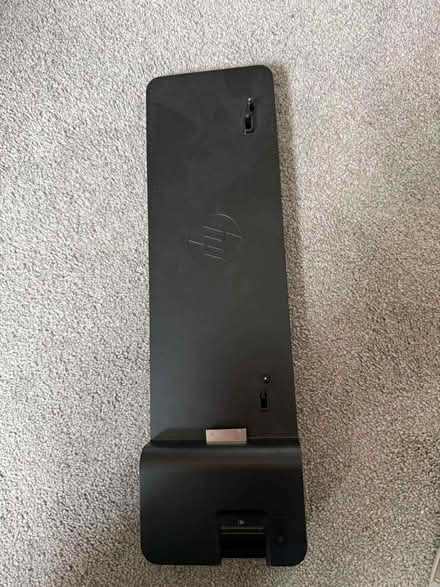 Photo of free Box various computer and Audio cables and HP docking station (Wrea Green PR4) #1