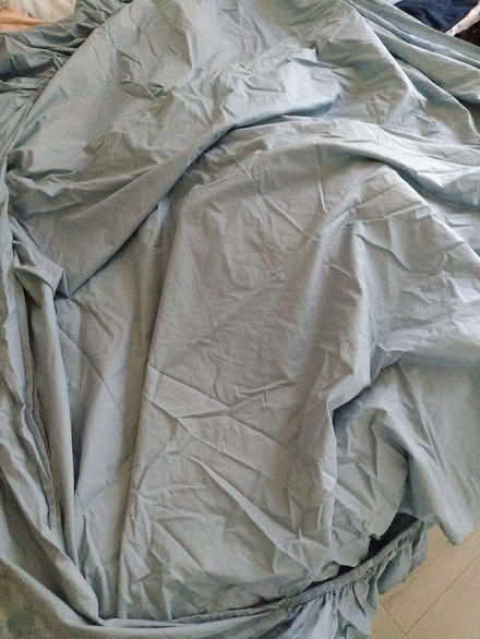 Photo of free New kingsize fitted bedsheet (Norbiton KT1) #1