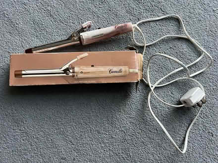 Photo of free Dual Heat Curling Iron (Fareham PO15) #1
