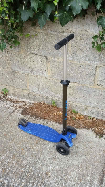 Photo of free kids "micro" scooter >> please read the post :) (Whitehawk BN2) #3