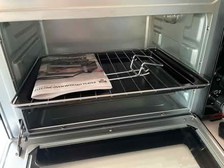 Photo of free Electric oven with 2 hot plates (Sunningdale) #2