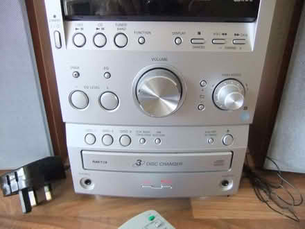 Photo of free Mini HiFi (CD, cassette, radio) (Abingdon-on-Thames OX14) #3
