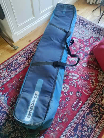 Photo of free 160cm snowboard and bag (De Beauvoir/Dalston N1) #3