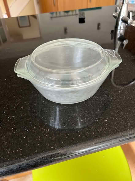 Photo of free Small pyrex dish with lid (Chalkhouse Green RG4) #1