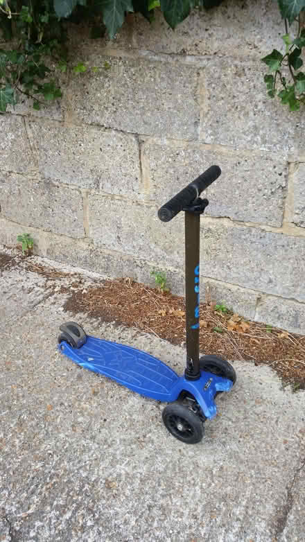 Photo of free kids "micro" scooter >> please read the post :) (Whitehawk BN2) #2