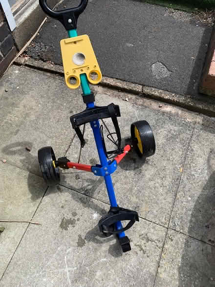 Photo of free Junior golf bag and trolley (Hackenthorpe S12 4QF) #1