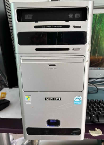 Photo of free Dual monitor windows 10 PC (Leigh-on-Sea SS9) #3