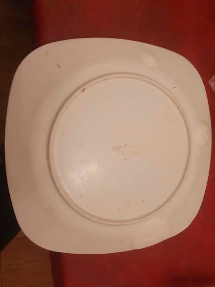 Photo of free four plastic plates (Selhurst) #2