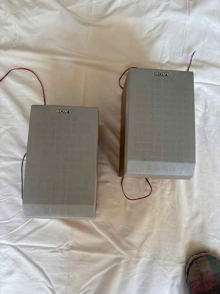 Photo of free Pair of speakers (Farnham Common SL2) #1