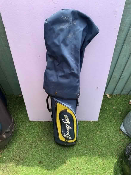 Photo of free Junior golf bag and trolley (Hackenthorpe S12 4QF) #2