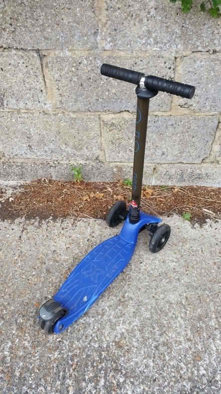 Photo of free kids "micro" scooter >> please read the post :) (Whitehawk BN2) #4