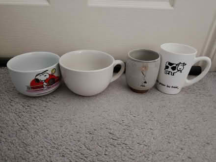 Photo of free Various mugs (OX3 Wood Farm) #1