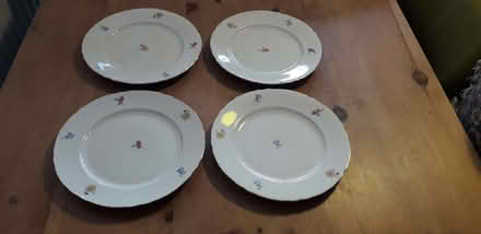 Photo of free STARTER dinner set (13 pieces) (Leeds LS13) #3