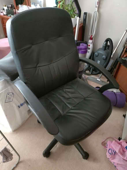 Photo of free Black office chair (Stanground) #1