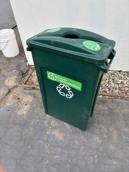 Photo of free compost bin (Bellevue) #1