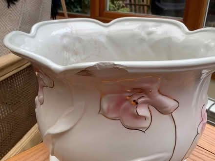 Photo of free 1 large white plant pot holder and 3 terracotta pots (Deanburn EH26) #3