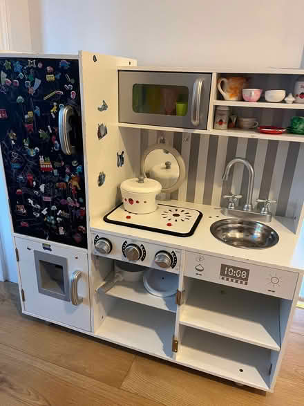 Photo of free Play kitchen (N4) #1