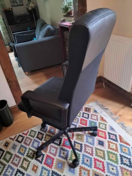 Photo of free Large office desk chair (OX25, Weston on the green) #2