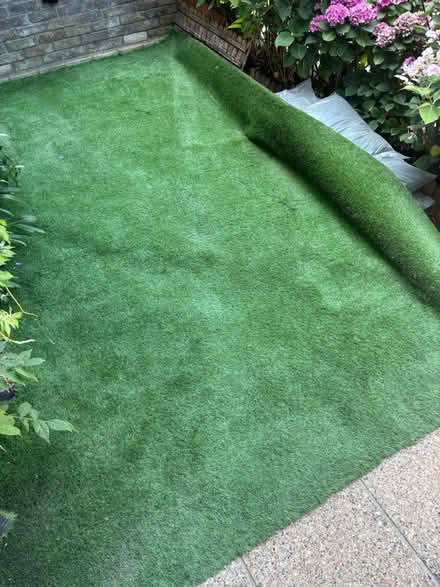 Photo of free 2xpieces of grass, gravel and tools (SW15 Putney) #1
