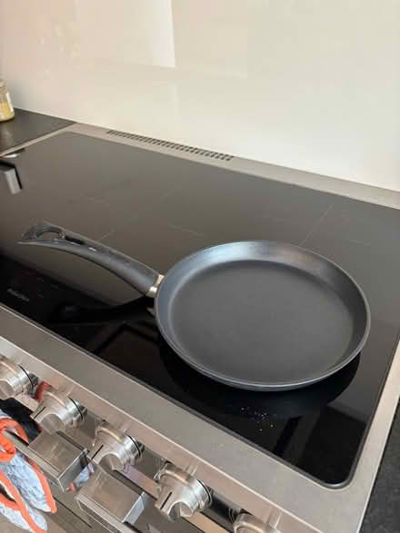 Photo of free Selection of pots and pans (Chiswick W4) #2