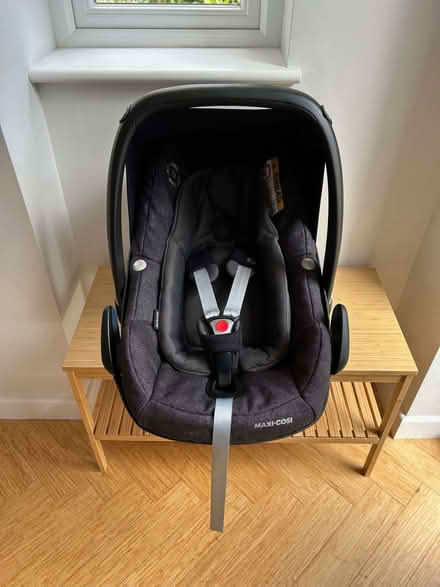 Photo of free Maxi-Cosi Pebble Plus Baby Car Seat Group 0+ ISOFIX Car Seat (Lodge Moor S10) #2