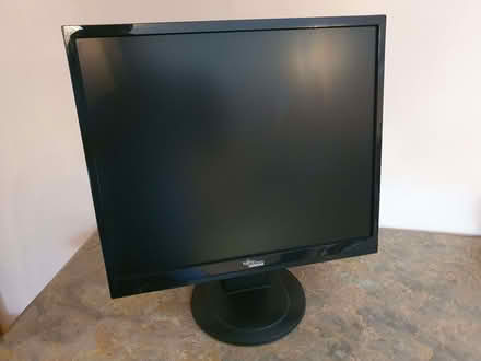 Photo of free Desktop monitor 19-inch (Duckington SY14) #1