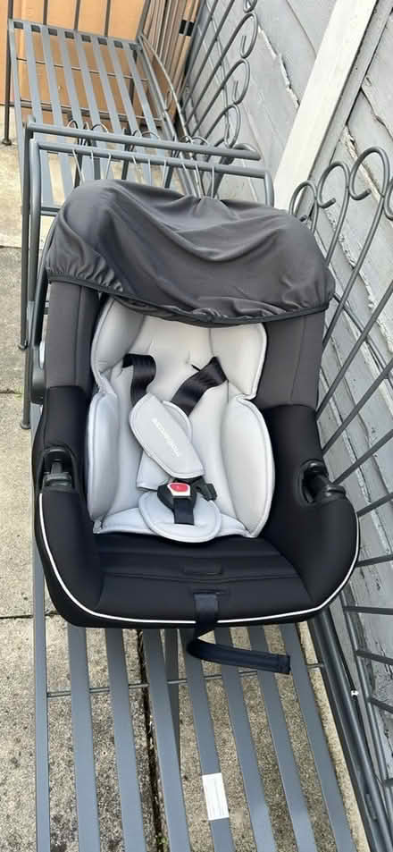 Photo of free Baby car seat in excellent condition (Northern Moor M23) #1