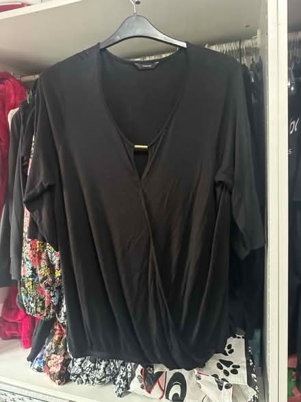 Photo of free Ladies George top size 20 (ME5) #2