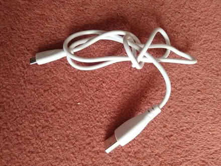 Photo of free Selection of Computer Leads (B90 shirley) #4
