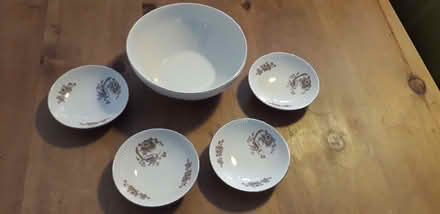 Photo of free STARTER SET - 4 dishes and 1 serving bowl (Leeds LS13) #3