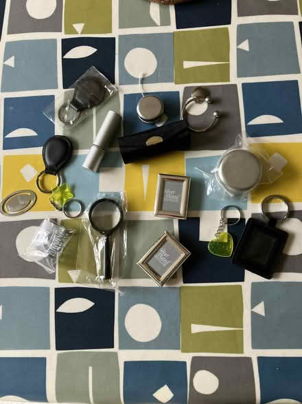 Photo of free Quality Xmas Cracker gifts (Wash Common RG14) #2