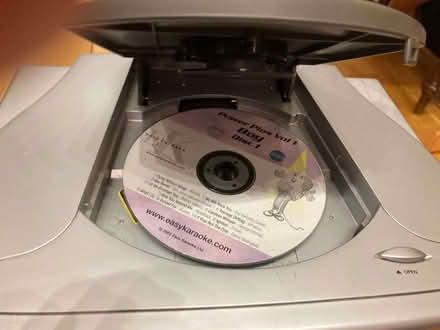 Photo of free Karaoke machine (Marlow SL7) #4