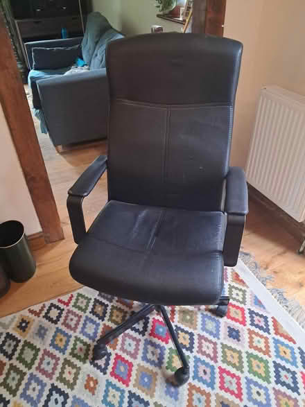 Photo of free Large office desk chair (OX25, Weston on the green) #1