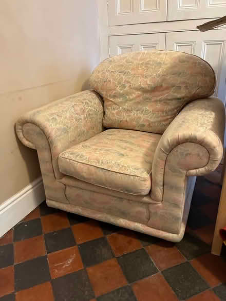 Photo of free Single sofa chair (CH2) #3