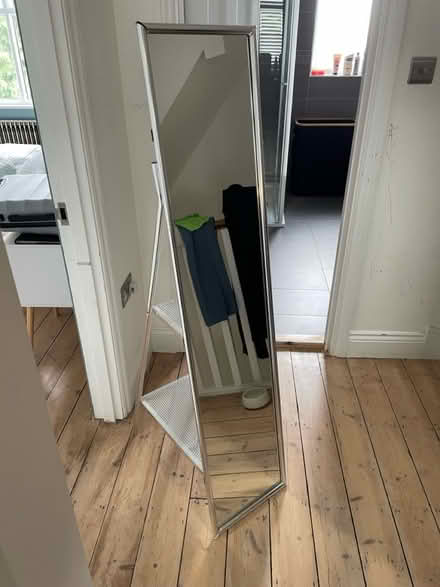 Photo of free Free standing mirror (Croydon CR0) #1