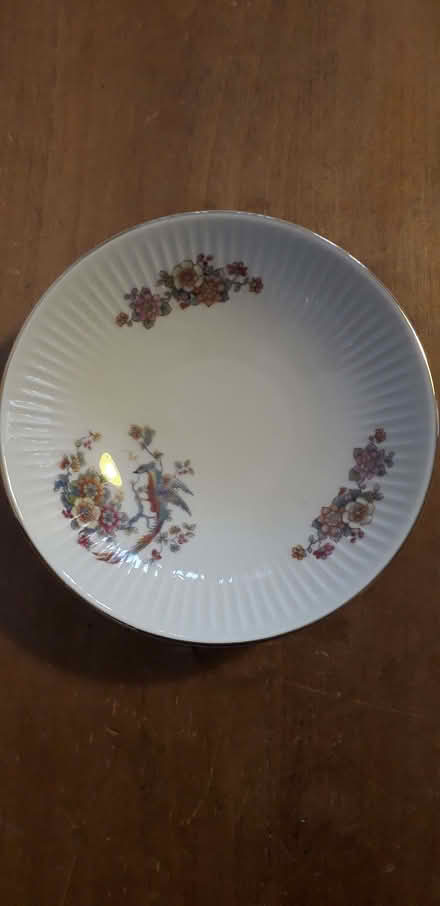 Photo of free STARTER SET - 4 dishes and 1 serving bowl (Leeds LS13) #1