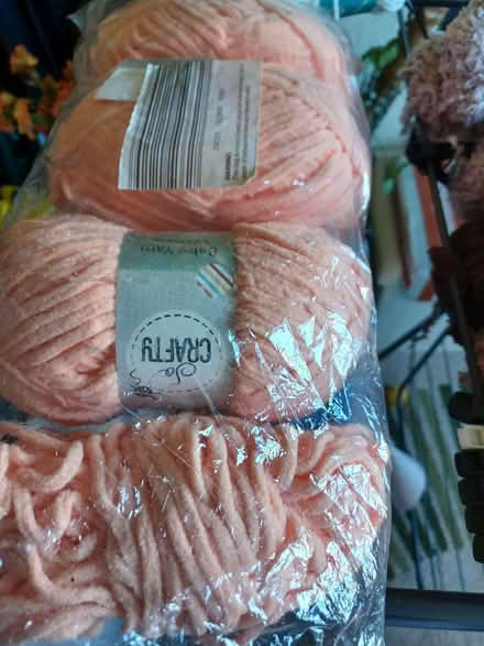 Photo of free Yarn see pics various colours and texture (Sidley TN40) #1
