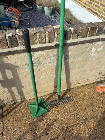 Photo of free 2xpieces of grass, gravel and tools (SW15 Putney) #4