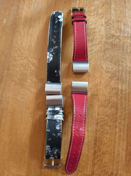 Photo of free Fitbit Charge 2 wristbands (IP4) #1