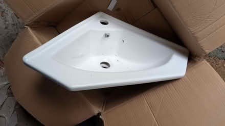Photo of free Corner Basin (Sulhamstead, RG7) #1