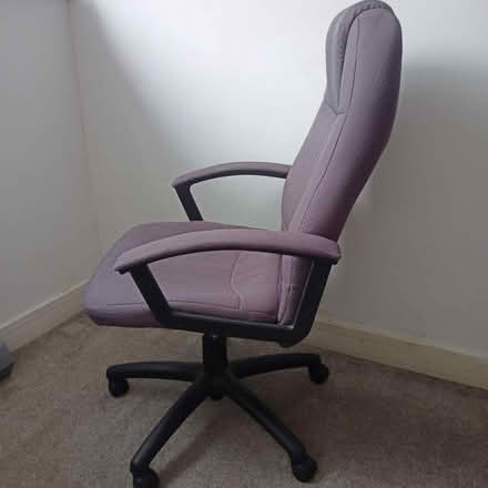 Photo of free Office chair (Luton LU1) #3