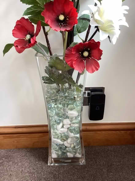 Photo of free Artificial flowers and vase (Waterloville) #3
