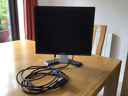 Photo of free Dell Monitor (small) incl cables (LE3 Leicester Forest East) #1