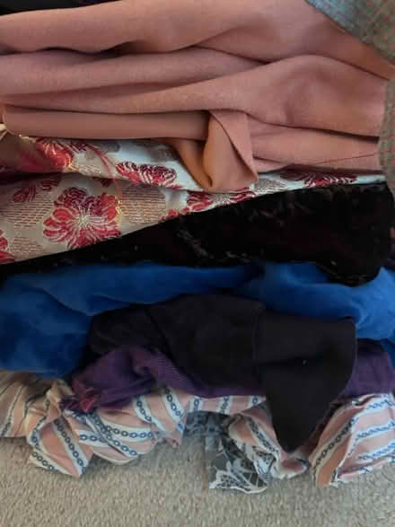 Photo of free Mixed fabrics for sewing projects (Angel EC1) #2