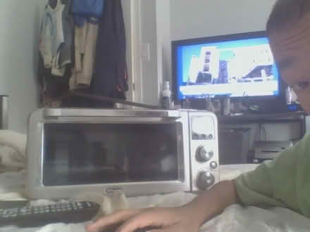 Photo of free Delonghi toaster oven (new york, ny) #1