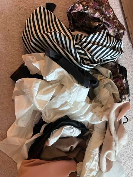 Photo of free Mixed fabrics for sewing projects (Angel EC1) #4