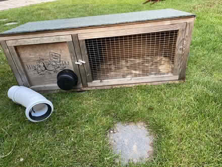 Photo of free Rabbit hutch (Chellaston DE73) #1