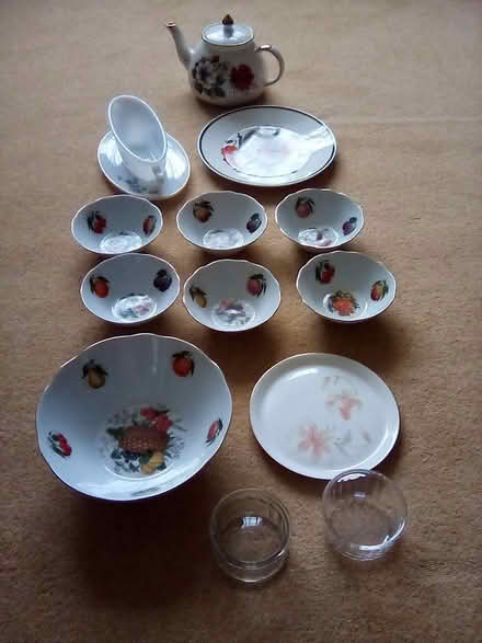 Photo of free Crockery and Paper Plates (Ewell) #1